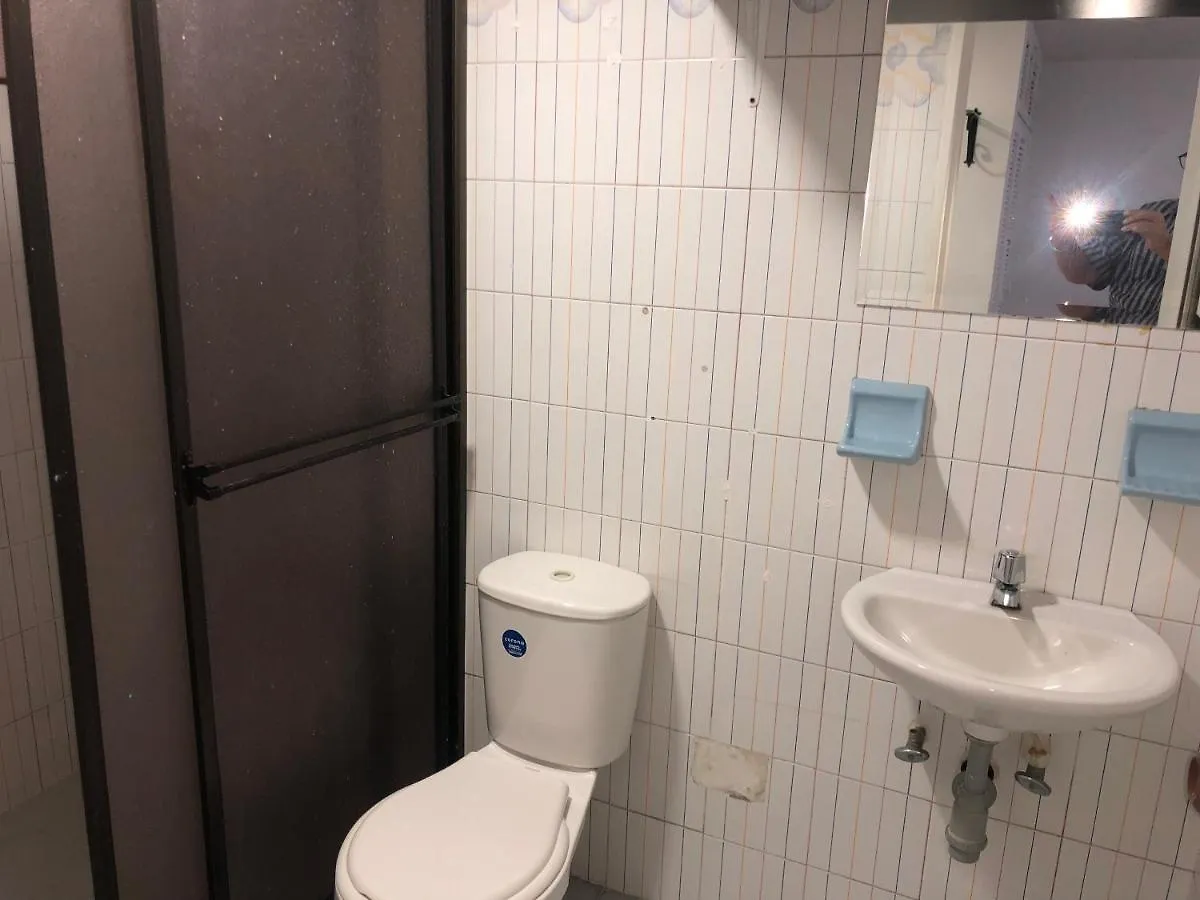 Apartamento Comodo En Laureles , Centrico Y Bien Ubicado 201 Lägenhet Medellín 0*,